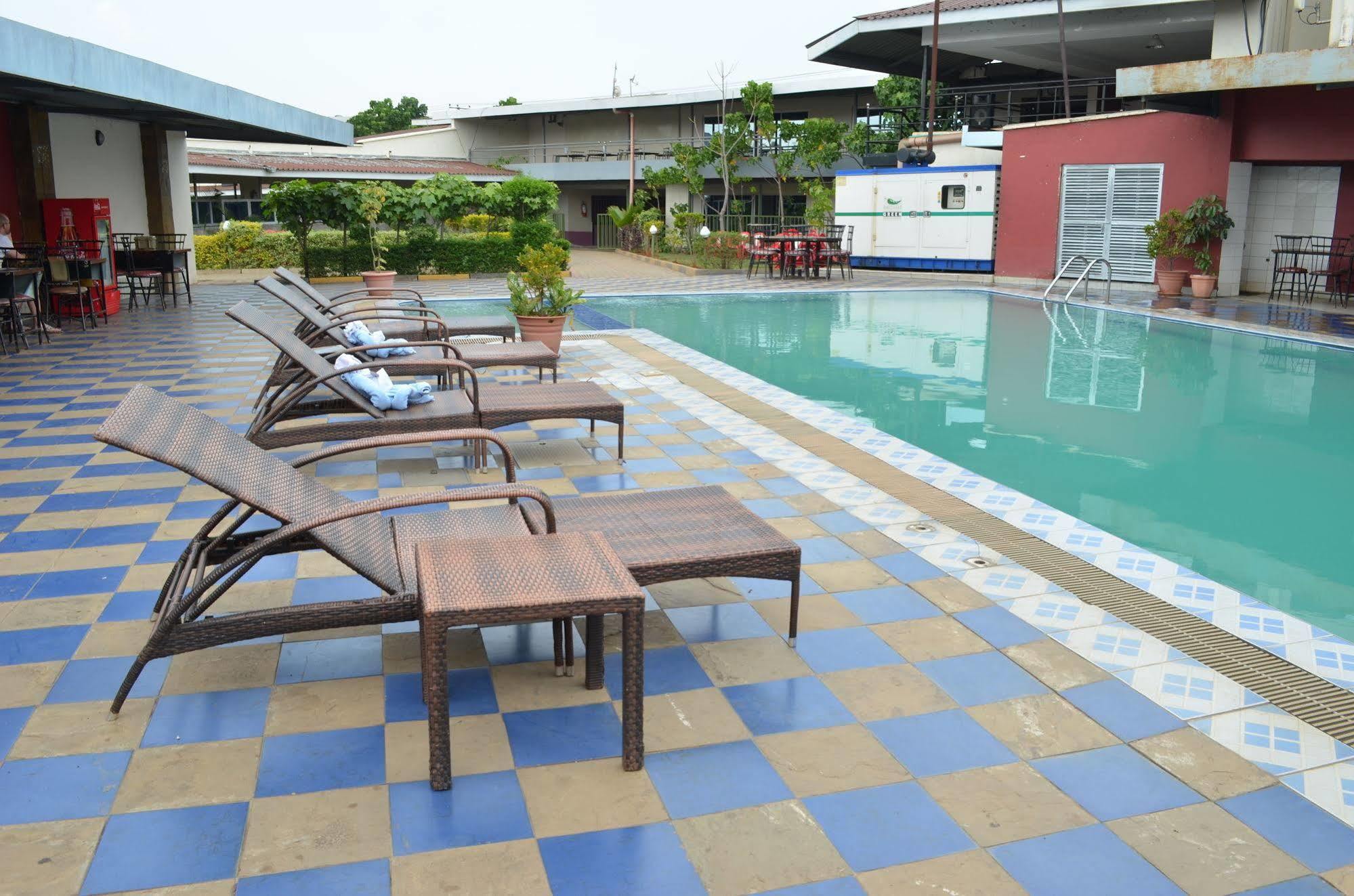 Royal City Dubai Complex Kisumu Exteriér fotografie