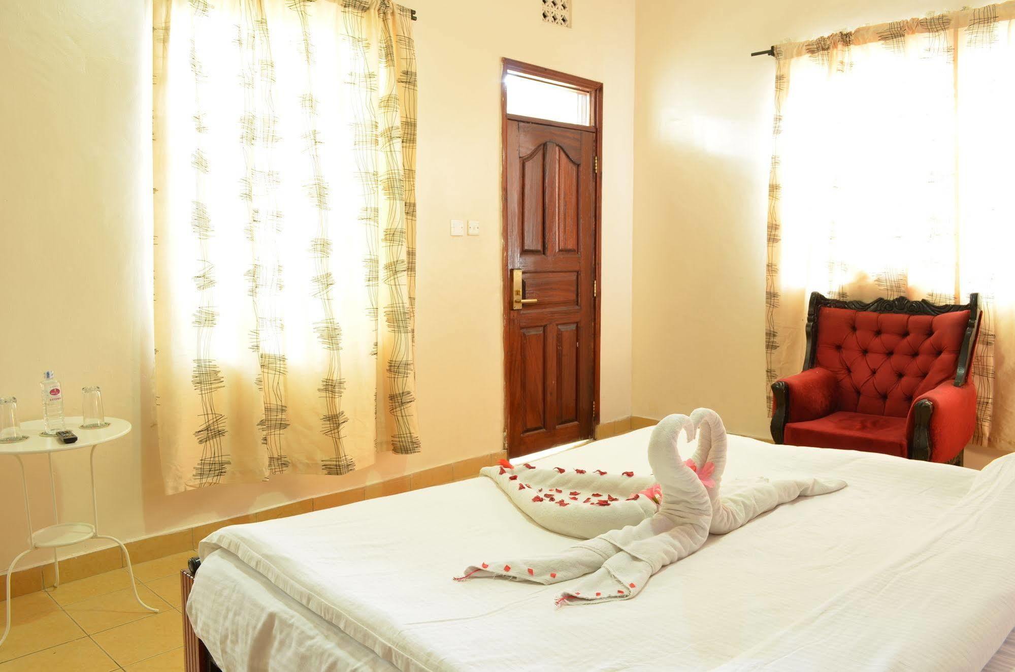 Royal City Dubai Complex Kisumu Exteriér fotografie