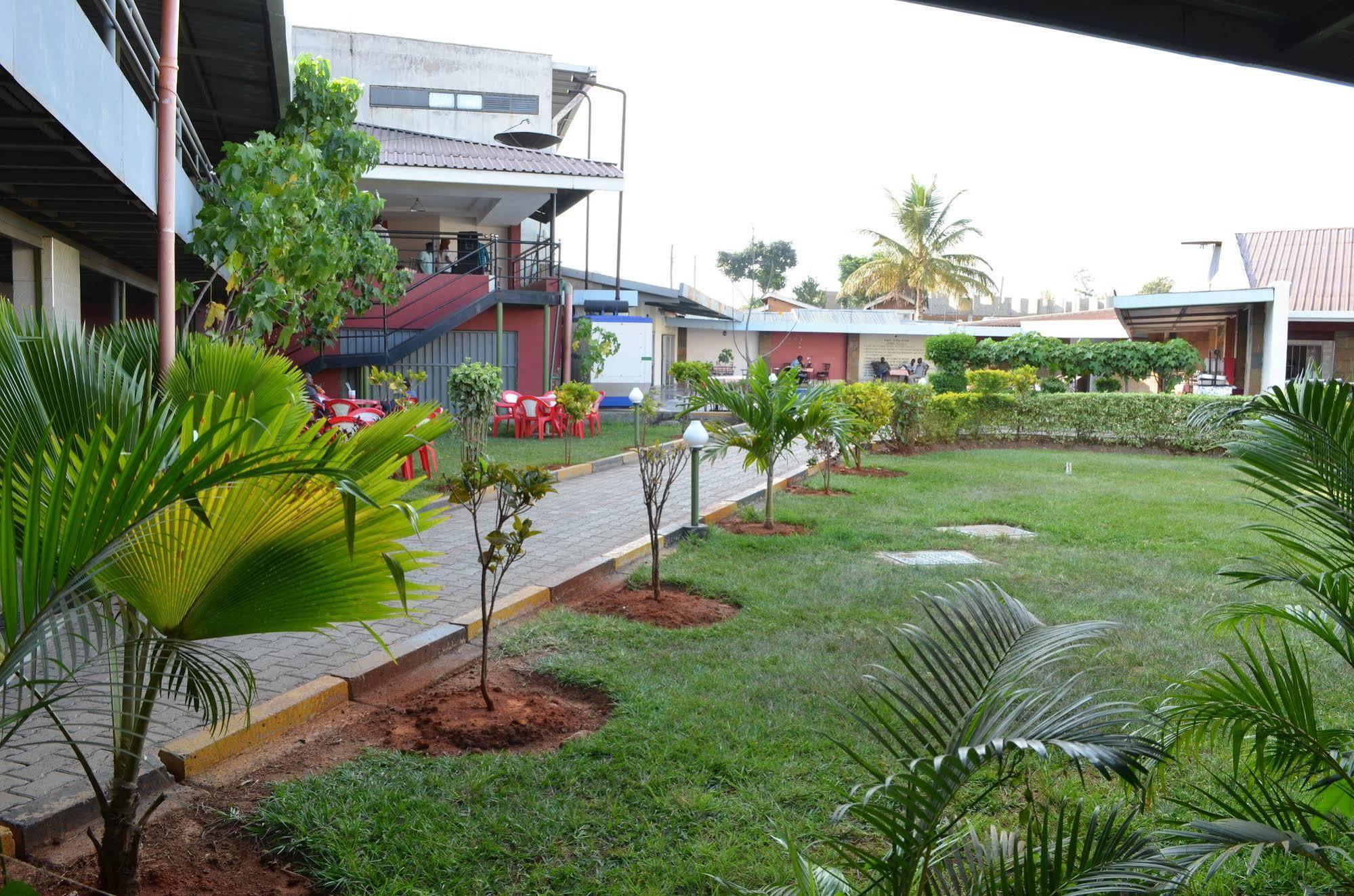 Royal City Dubai Complex Kisumu Exteriér fotografie