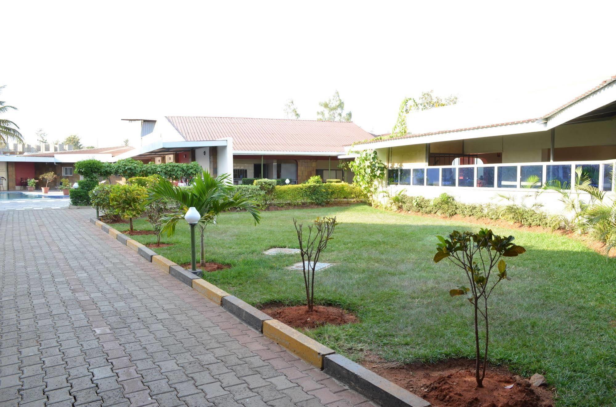 Royal City Dubai Complex Kisumu Exteriér fotografie